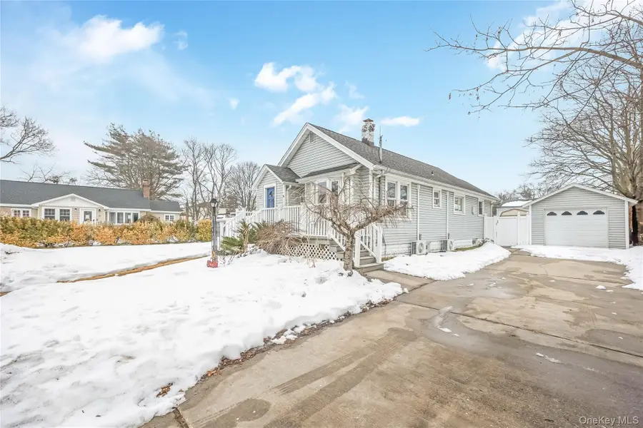 6 Dean Street, Farmingdale, NY 11735 - #2