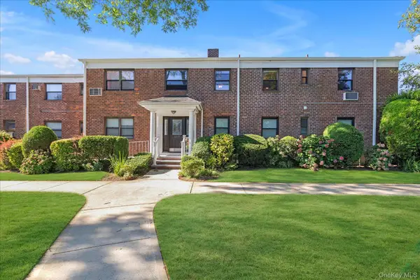 1197 E Broadway #K11, Hewlett, NY 11557