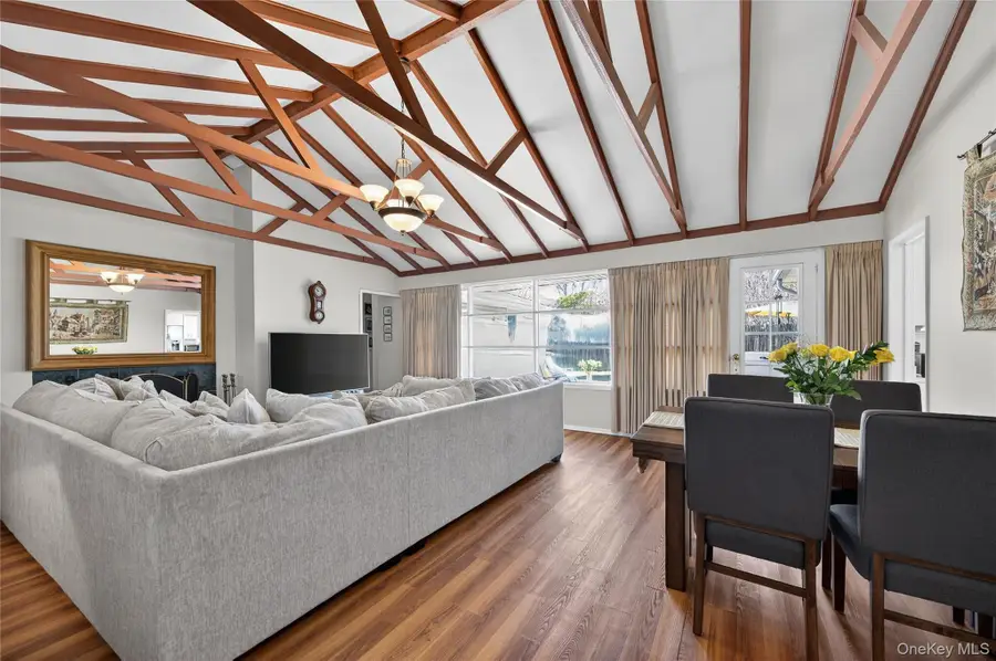 6 Wellington Road, Greenvale, NY 11548 - #3