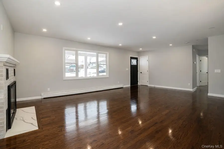 7 Amherst Place, Massapequa, NY 11758 - #3