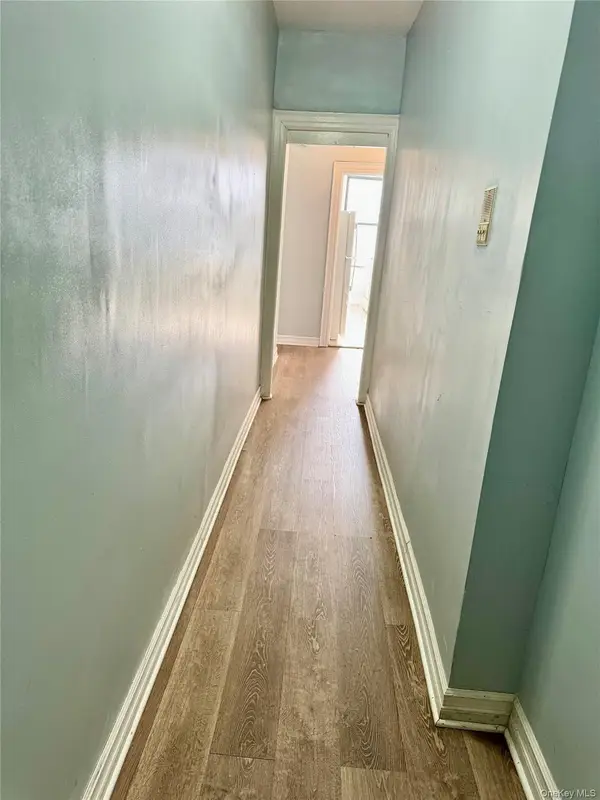 724 E 216th Street #4D, Bronx, NY 10467