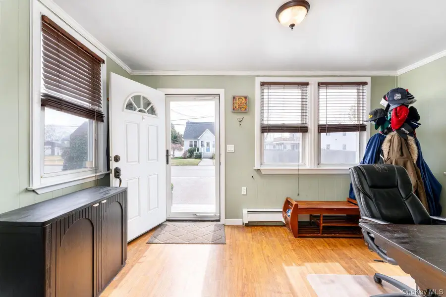 210 10th Street, West Babylon, NY 11704 - #2