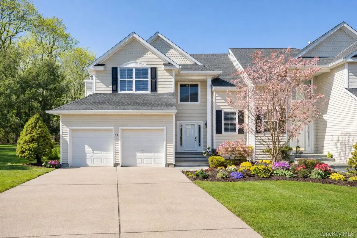 14 Vantage Court, Port Jefferson, NY 11777 - #1