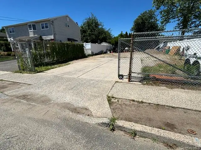 623 Stewart, Bethpage, NY 11714 - #3