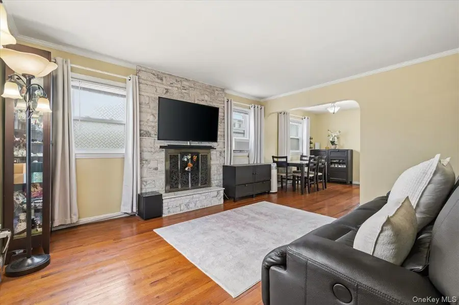 196 William Street, Williston Park, NY 11596 - #2