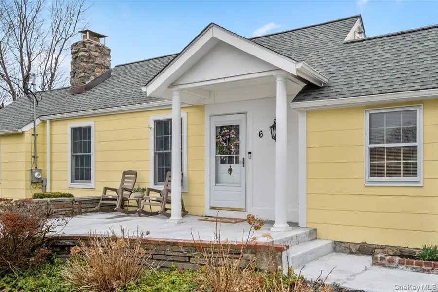 6 Crest Drive N, Yorktown Heights, NY 10598 - #2