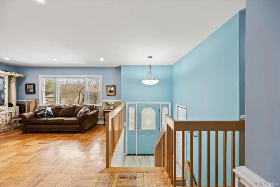 11 Castle Drive, Chestnut Ridge, NY 10977 - #2