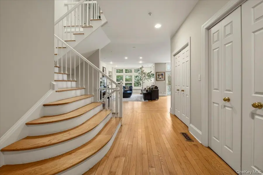 10 Old Jackson Avenue #48, Greenburgh, NY 10706 - #3