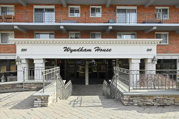 200 Atlantic Avenue #Apartment 107, Lynbrook, NY 11563