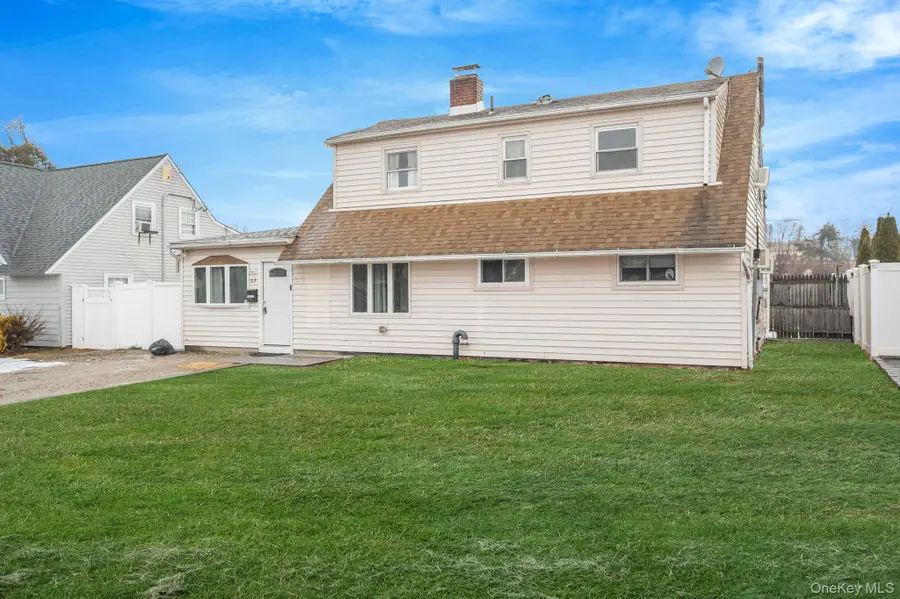 27 Mallard Road, Levittown, NY 11756 - #3