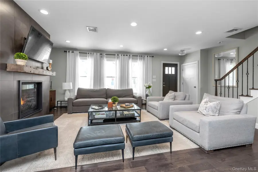 5 Emmet Place, Hicksville, NY 11801 - #2