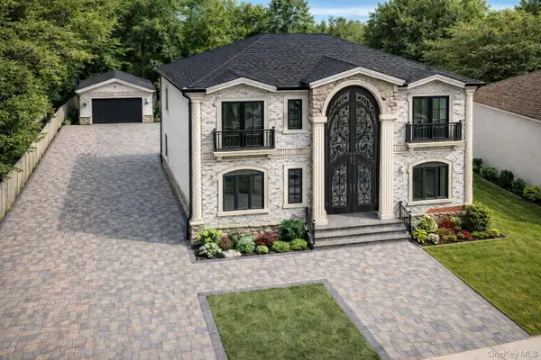 2520 Falcon Street, East Meadow, NY 11554