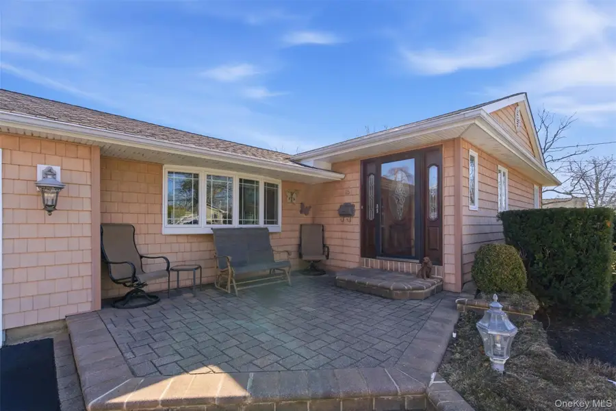 15 Leeward Lane, Commack, NY 11725 - #3