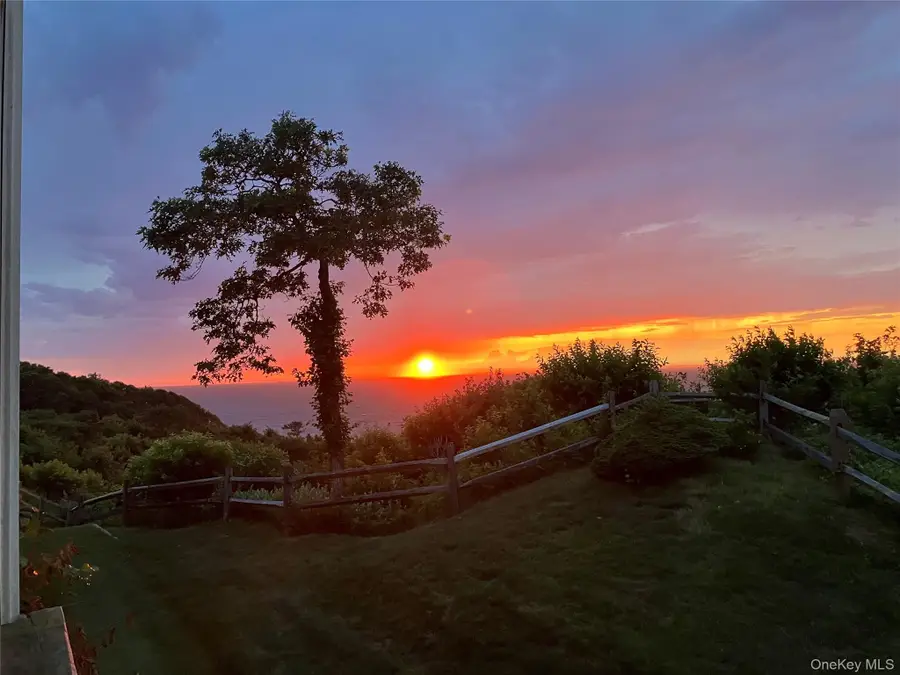 805 Bluffs Drive N, Baiting Hollow, NY 11933 - #2