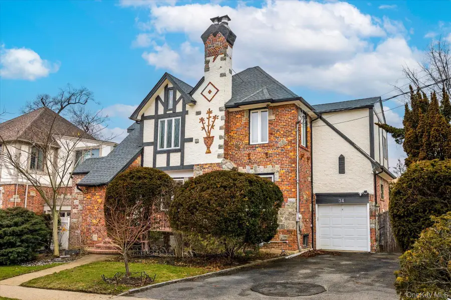 34 Reyam Road, Lynbrook, NY 11563 - #2