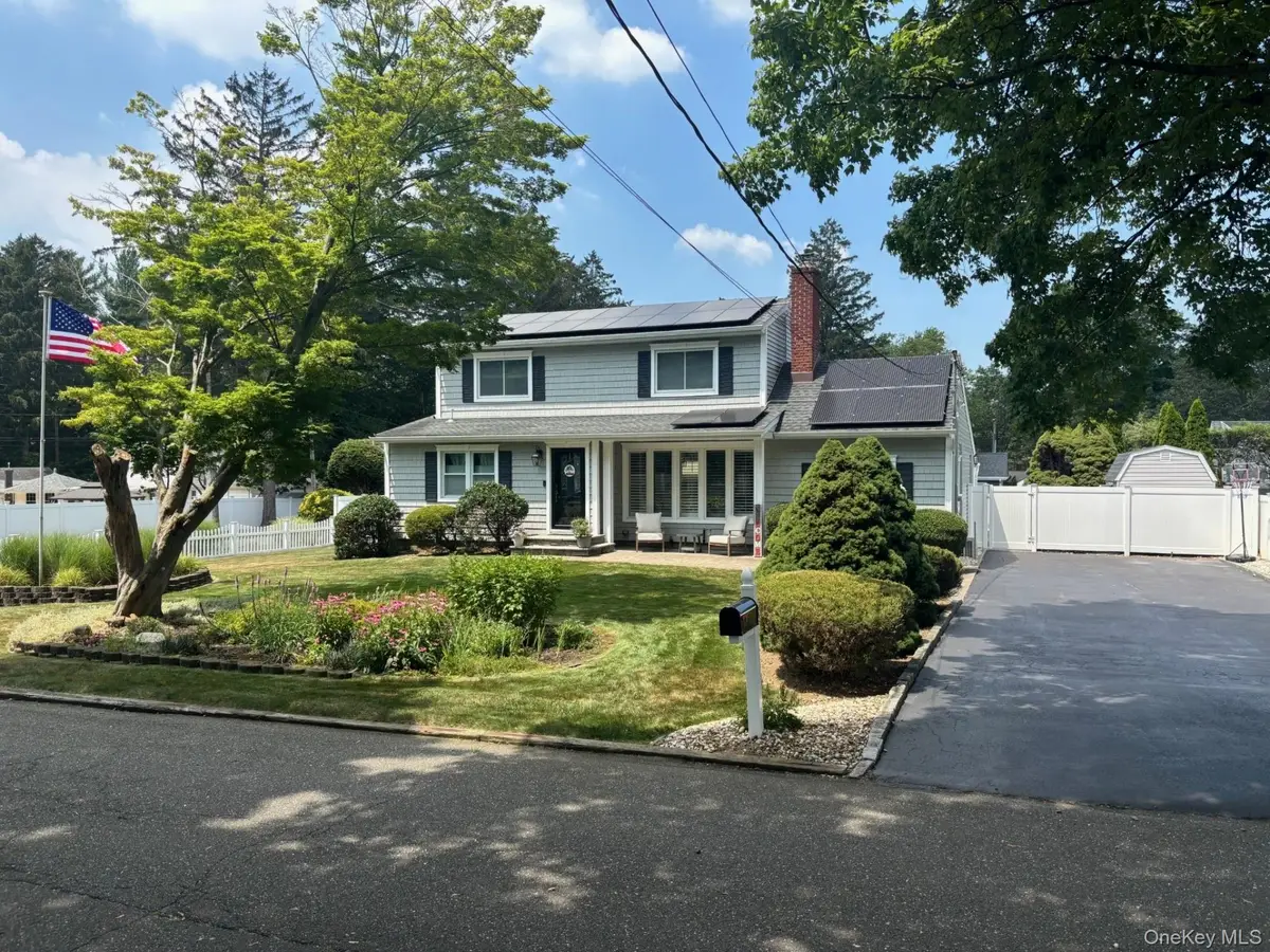 19 Alyssum Avenue, Huntington, NY 11743 - #1