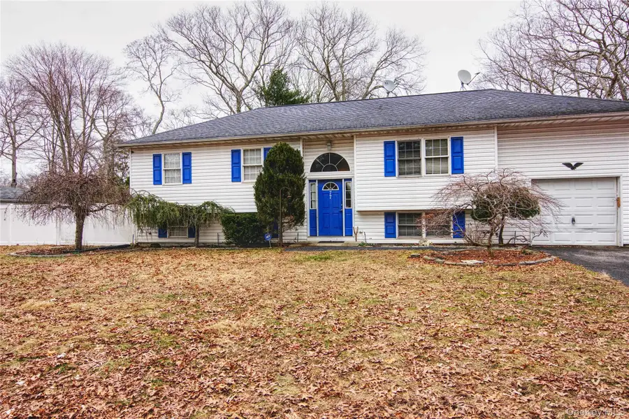 77 Washington Avenue, Mastic, NY 11950 - #3