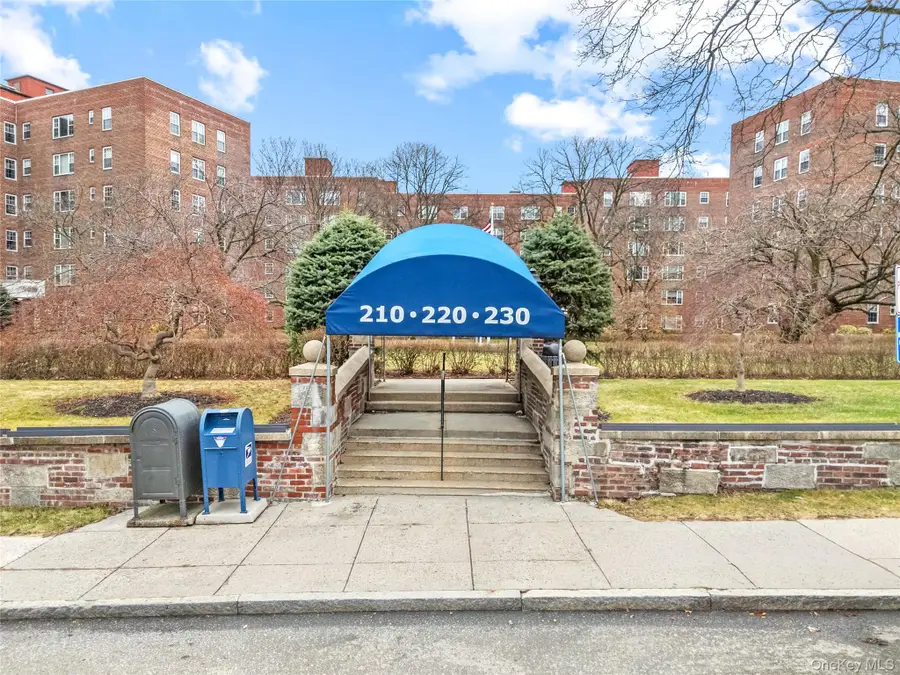 230 Pelham Road #4L, New Rochelle, NY 10805 - #3