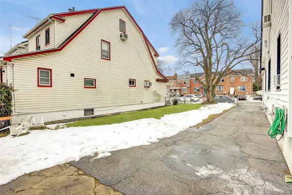 8931 220th Street, Queens Village, NY 11427