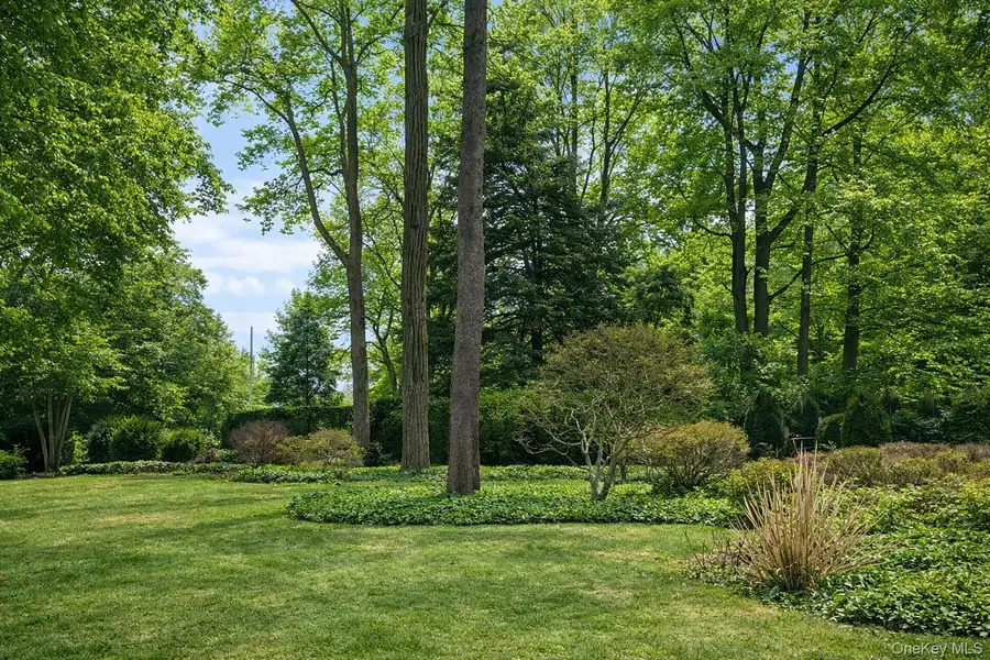 16 Mary Lane, Roslyn Harbor, NY 11548 - #3