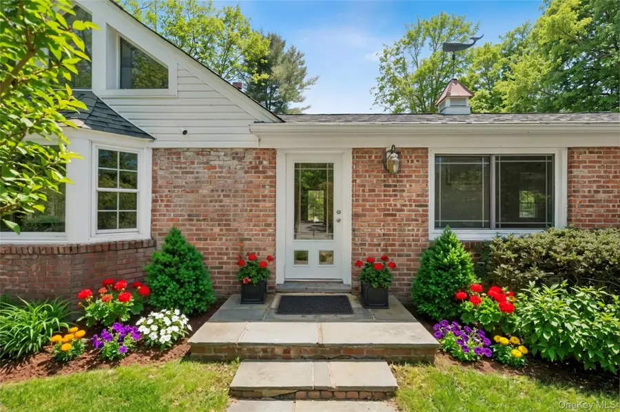 29 Squiretown Road #D, Hampton Bays, NY 11946 - #3