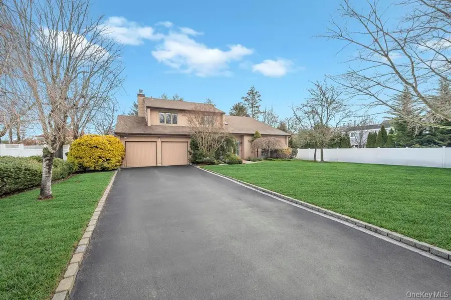 4 Long Meadow Road, Commack, NY 11725 - #3