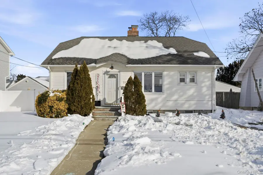 59 Homecrest Court, Oceanside, NY 11572 - #2