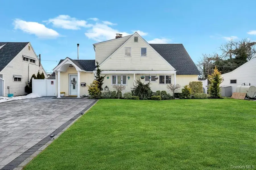 54 Abbot Lane, Hicksville, NY 11801 - #2