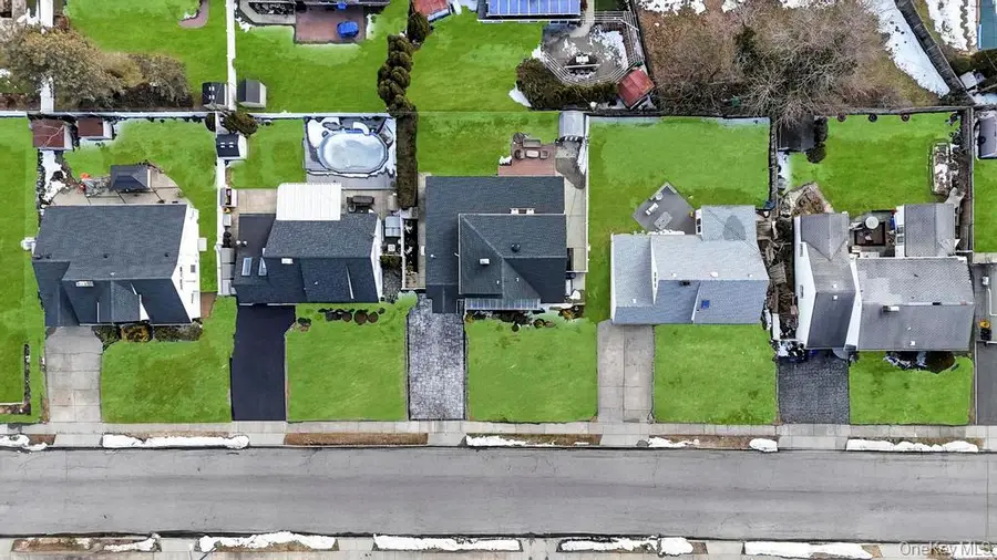 54 Abbot Lane, Hicksville, NY 11801 - #3