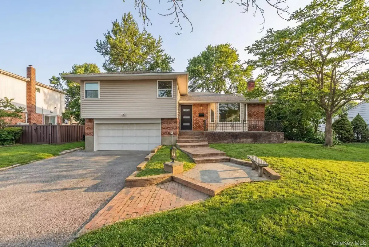 5 Warren Place, Plainview, NY 11803 - #1