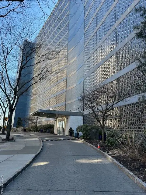 2400 Johnson Avenue #4H, Bronx, NY 10463