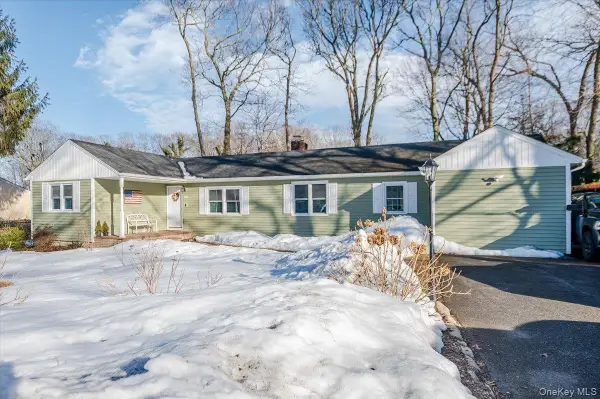 20 Honey Lane, Miller Place, NY 11764