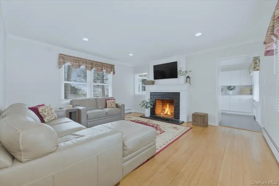 20 Honey Lane, Miller Place, NY 11764 - #3