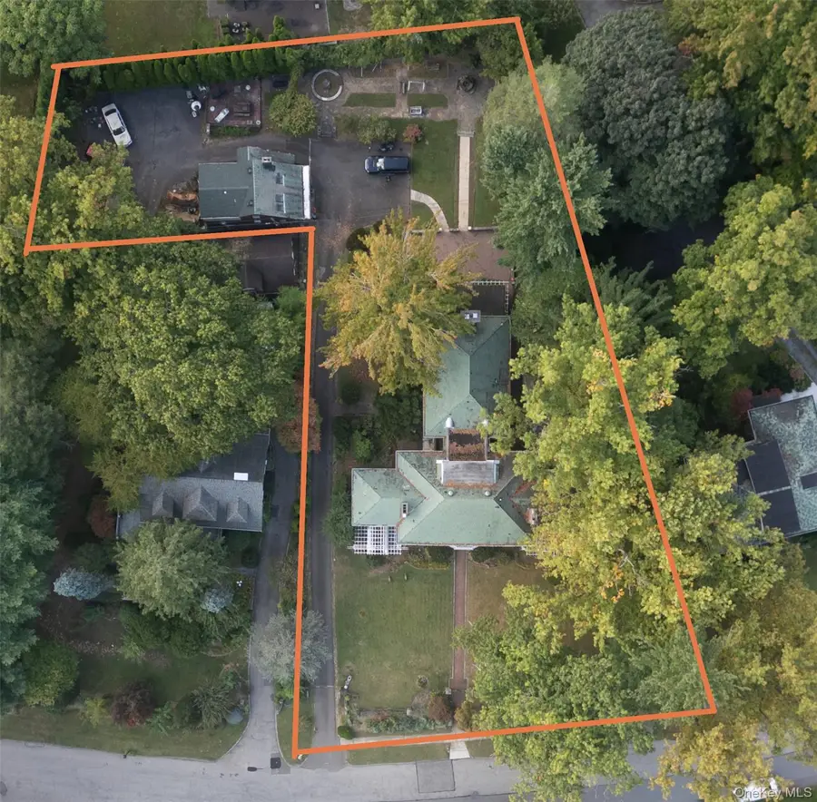 26 Overlook Circle, New Rochelle, NY 10804 - #3