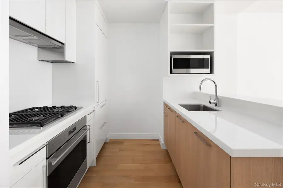 230 E 20th Street #Apt 52, Manhattan, NY 10003 - #3