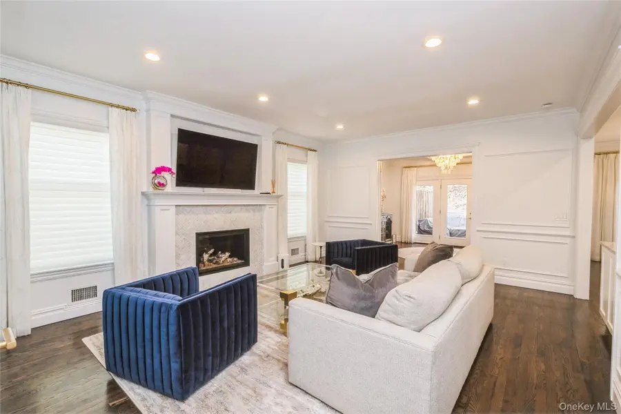 6 Valley Lane, Huntington, NY 11743 - #3