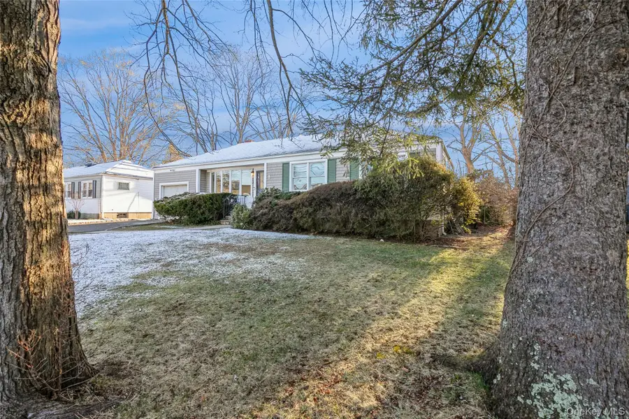 17 Goldsmith Avenue, Greenlawn, NY 11740 - #3