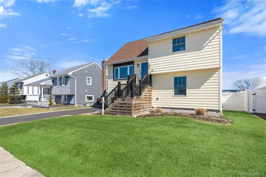 185 East Drive, Copiague, NY 11726 - #2