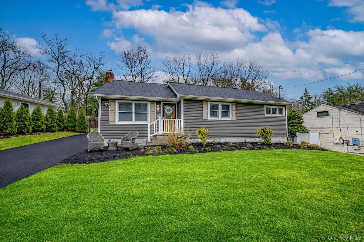 19 Fairview Place, Hauppauge, NY 11788 - #1