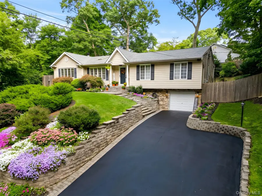 27 Ferndale Avenue, Miller Place, NY 11764 - #2