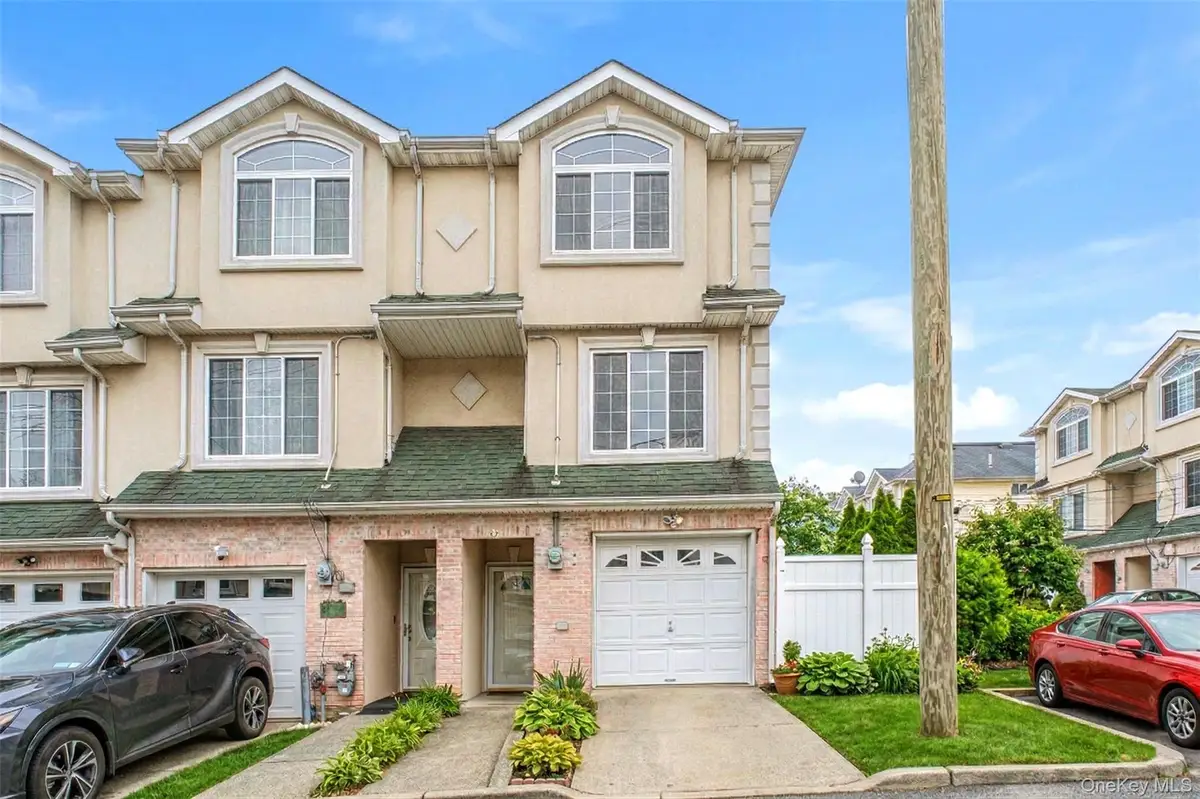 61 Merivale Lane, Staten Island, NY 10304 - #1