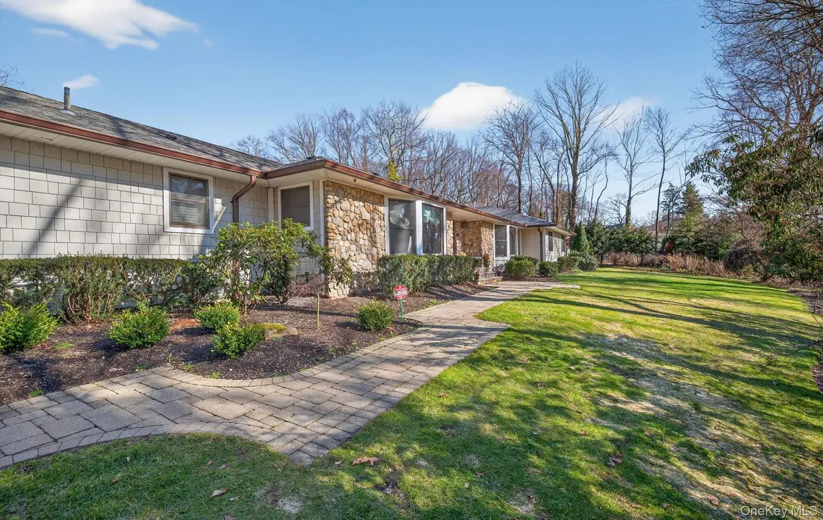 15 Tiber Road, Syosset, NY 11791 - #1