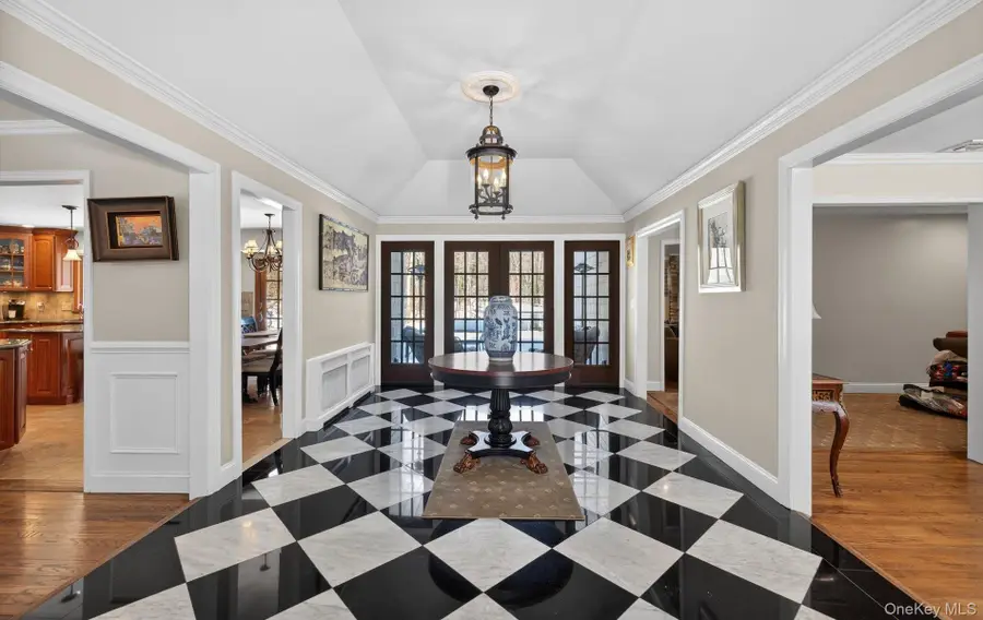 15 Tiber Road, Syosset, NY 11791 - #3