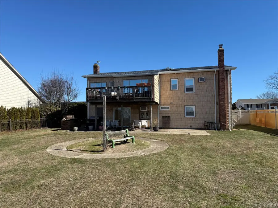 10 Mariners Circle, West Islip, NY 11795 - #3