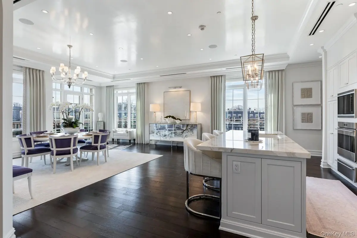 6000 Royal Court #PENTHOUSE, North Hills, NY 11040 - #1