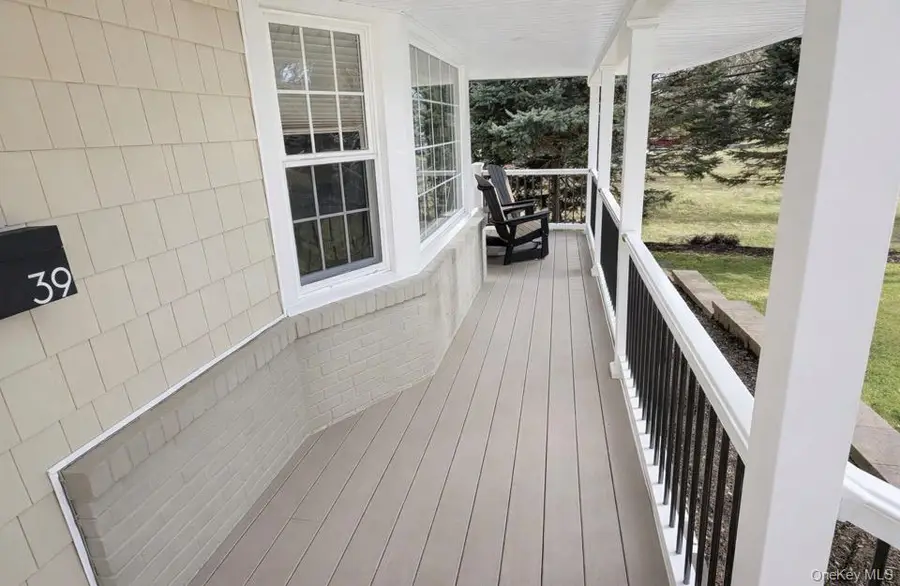 39 West Lane, Bay Shore, NY 11706 - #2