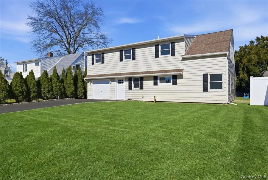 38 Bobolink Lane, Levittown, NY 11756 - #3