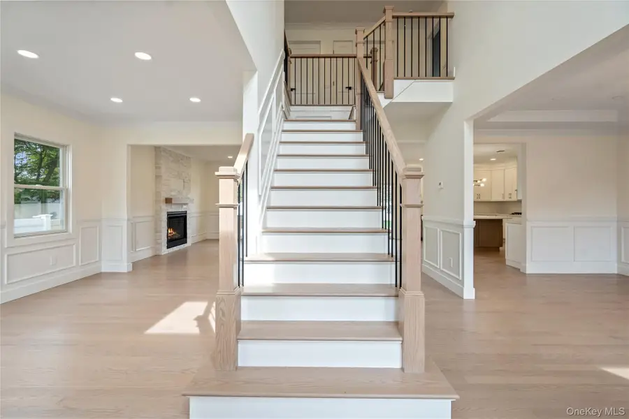 27A Belmont Circle, Syosset, NY 11791 - #2