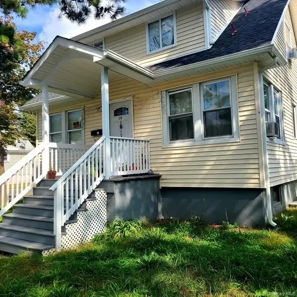 10 Ross Avenue, Bay Shore, NY 11706