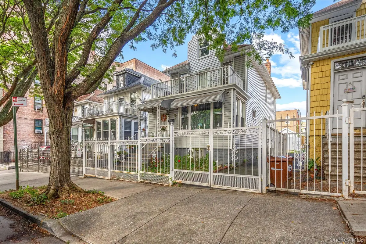 667 E 230th Street, Bronx, NY 10466 - #1